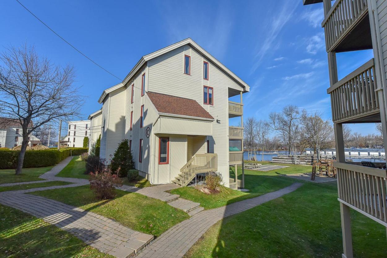 Magog Waterfront Condo מראה חיצוני תמונה